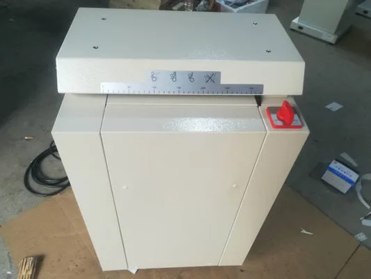 Single Layer Corrugated Industrial Cardboard Shredder Machine 8m/Min 220V 50HZ
